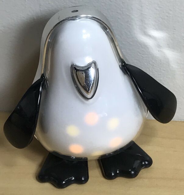 AI Dancing Penguin -- Hasbro 2006